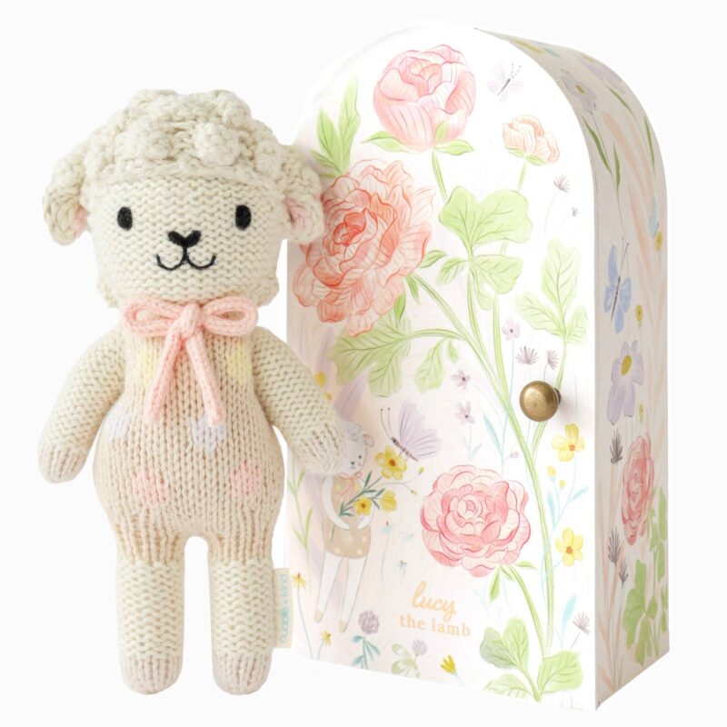 Tiny Lucy the lamb (pastel), gives 10 meals